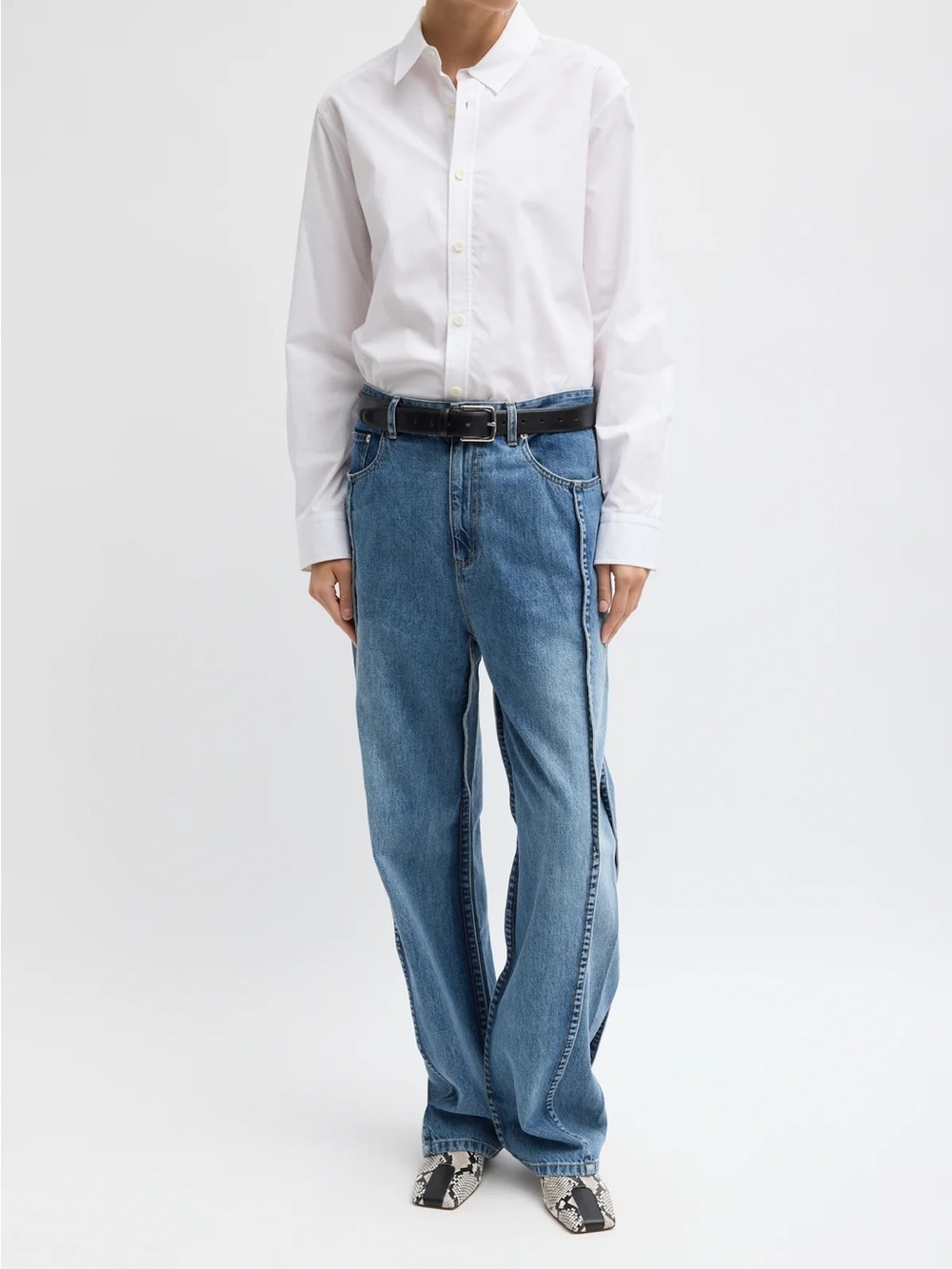 Spring Denim Tuck Jean classic wash 25 shorter length